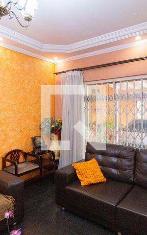 Casa à venda com 250m², 3 quartos e 2 vagasSala