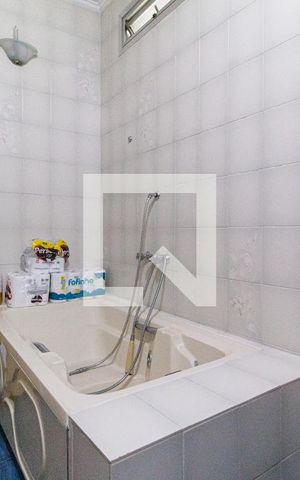 Casa à venda com 250m², 3 quartos e 2 vagasBanheiro 