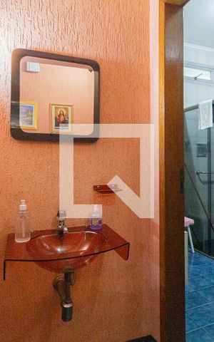 Casa à venda com 250m², 3 quartos e 2 vagasBanheiro