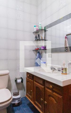 Casa à venda com 250m², 3 quartos e 2 vagasBanheiro 