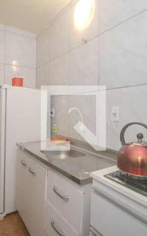 Apartamento à venda com 42m², 1 quarto e sem vaga Apartamento à venda com 42m², 1 quarto e sem vagaCozinha e Área de Serviço