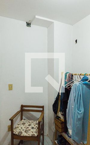 Casa à venda com 600m², 6 quartos e 3 vagas Casa à venda com 600m², 6 quartos e 3 vagasQuarto de Serviço