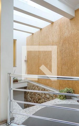 Casa à venda com 357m², 4 quartos e 4 vagas Casa à venda com 357m², 4 quartos e 4 vagasCorredor dos quartos