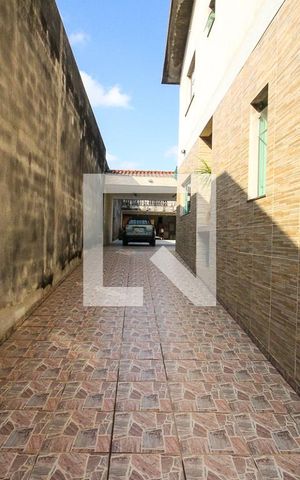 Casa à venda com 510m², 3 quartos e 3 vagasCorredor lateral