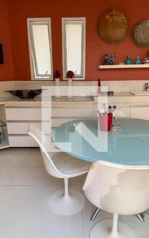 Casa à venda com 421m², 3 quartos e 4 vagas
