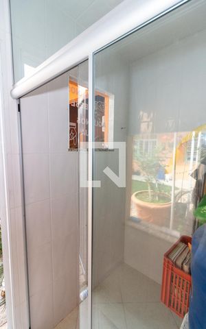 Casa à venda com 216m², 3 quartos e 2 vagas Casa à venda com 216m², 3 quartos e 2 vagasSauna
