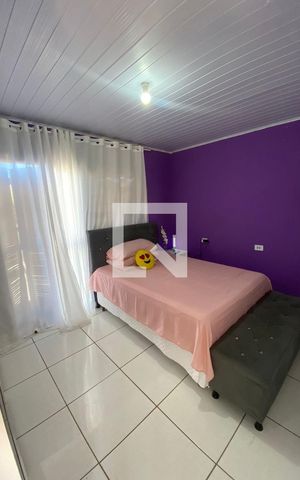 Casa à venda com 300m², 3 quartos e 2 vagas Casa à venda com 300m², 3 quartos e 2 vagasQuarto