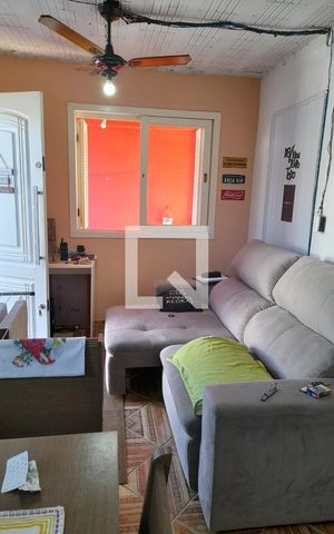 Casa à venda com 300m², 3 quartos e 2 vagas Casa à venda com 300m², 3 quartos e 2 vagasSala