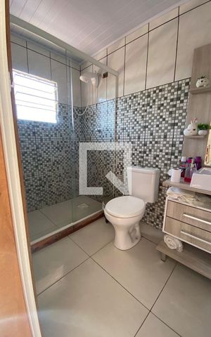 Casa à venda com 300m², 3 quartos e 2 vagas Casa à venda com 300m², 3 quartos e 2 vagasBanheiro