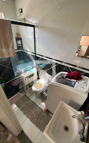 Casa à venda com 300m², 3 quartos e 2 vagas Casa à venda com 300m², 3 quartos e 2 vagasBanheiro