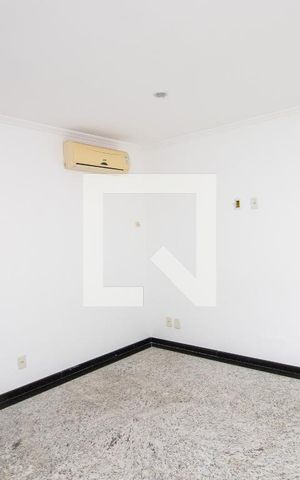 Casa de condomínio para alugar com 600m², 3 quartos e 2 vagas Casa de condomínio para alugar com 600m², 3 quartos e 2 vagasSala de Jantar