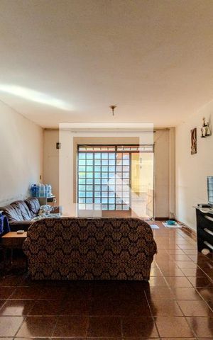 Casa à venda com 304m², 7 quartos e 4 vagasSala