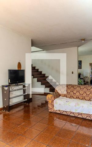 Casa à venda com 304m², 7 quartos e 4 vagasSala
