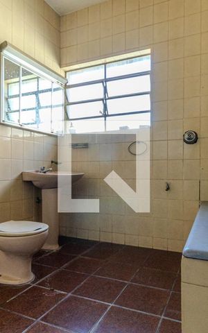 Casa à venda com 304m², 7 quartos e 4 vagasBanheiro da Suíte 2