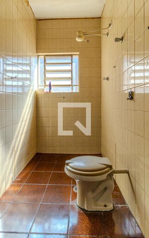Casa à venda com 304m², 7 quartos e 4 vagasBanheiro Social 