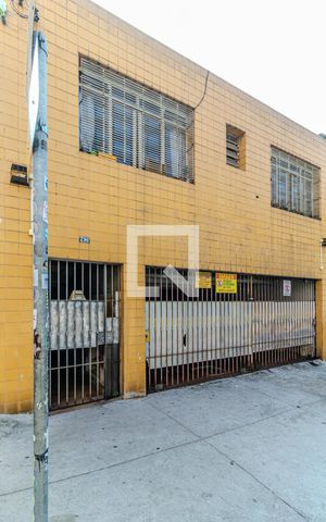 Casa à venda com 304m², 7 quartos e 4 vagasFachada
