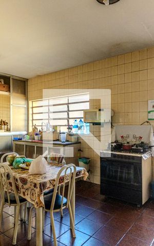 Casa à venda com 304m², 7 quartos e 4 vagasCozinha