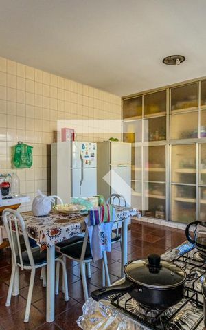 Casa à venda com 304m², 7 quartos e 4 vagasCozinha