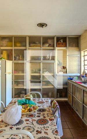 Casa à venda com 304m², 7 quartos e 4 vagasCozinha