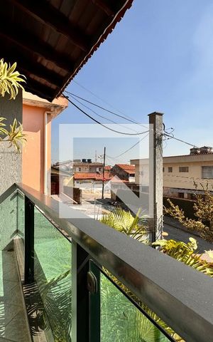 Casa à venda com 140m², 3 quartos e 2 vagas Casa à venda com 140m², 3 quartos e 2 vagasSacada