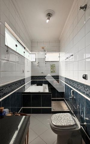 Casa à venda com 140m², 3 quartos e 2 vagas Casa à venda com 140m², 3 quartos e 2 vagasBanheiro da Suíte