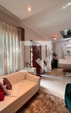 Casa à venda com 140m², 3 quartos e 2 vagas Casa à venda com 140m², 3 quartos e 2 vagasSala