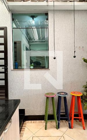 Casa à venda com 140m², 3 quartos e 2 vagas Casa à venda com 140m², 3 quartos e 2 vagasChurrasqueira
