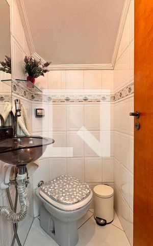 Casa à venda com 140m², 3 quartos e 2 vagas Casa à venda com 140m², 3 quartos e 2 vagasLavabo
