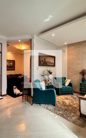 Casa à venda com 140m², 3 quartos e 2 vagas Casa à venda com 140m², 3 quartos e 2 vagasSala