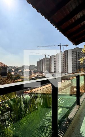 Casa à venda com 140m², 3 quartos e 2 vagas Casa à venda com 140m², 3 quartos e 2 vagasSacada