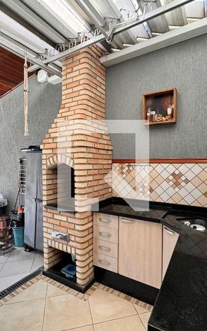 Casa à venda com 140m², 3 quartos e 2 vagas Casa à venda com 140m², 3 quartos e 2 vagasChurrasqueira