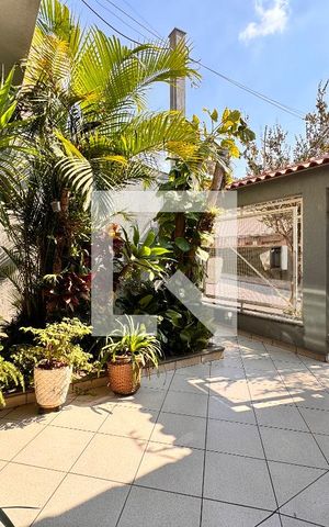 Casa à venda com 140m², 3 quartos e 2 vagas Casa à venda com 140m², 3 quartos e 2 vagasGaragem