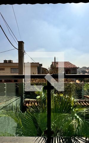 Casa à venda com 140m², 3 quartos e 2 vagas Casa à venda com 140m², 3 quartos e 2 vagasSacada
