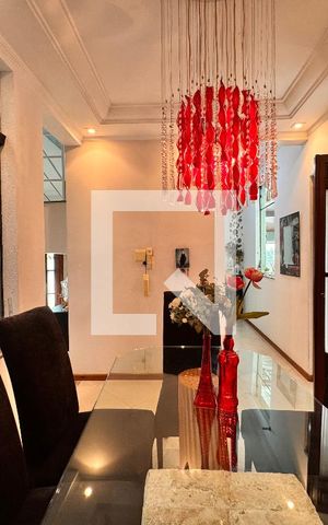 Casa à venda com 140m², 3 quartos e 2 vagas Casa à venda com 140m², 3 quartos e 2 vagasSala de Jantar