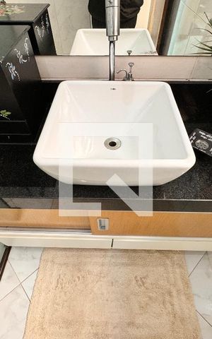Casa à venda com 140m², 3 quartos e 2 vagas Casa à venda com 140m², 3 quartos e 2 vagasBanheiro