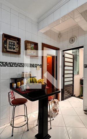 Casa à venda com 140m², 3 quartos e 2 vagas Casa à venda com 140m², 3 quartos e 2 vagasCozinha