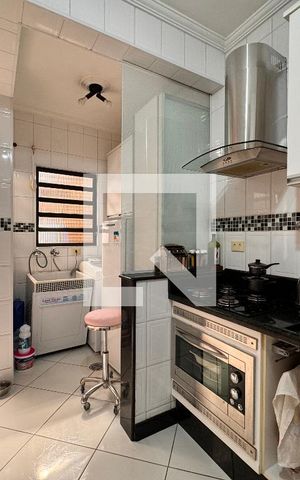 Casa à venda com 140m², 3 quartos e 2 vagas Casa à venda com 140m², 3 quartos e 2 vagasCozinha