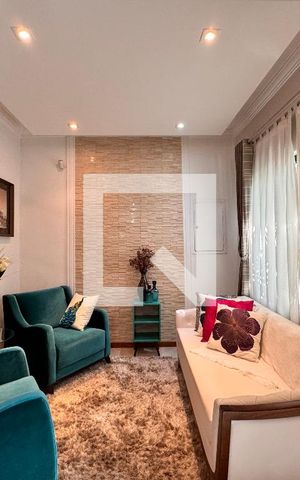 Casa à venda com 140m², 3 quartos e 2 vagas Casa à venda com 140m², 3 quartos e 2 vagasSala