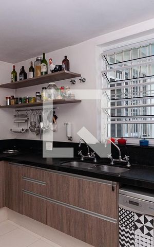 Casa à venda com 290m², 4 quartos e 2 vagas Casa à venda com 290m², 4 quartos e 2 vagasCozinha Americana