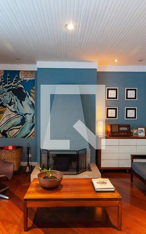 Casa à venda com 290m², 4 quartos e 2 vagas Casa à venda com 290m², 4 quartos e 2 vagasSala Lareira