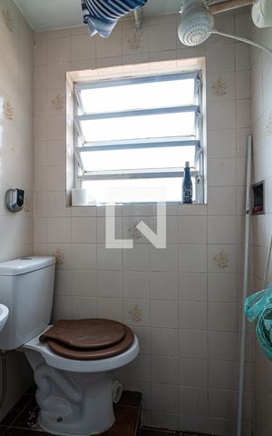 Casa à venda com 139m², 6 quartos e 2 vagas Casa à venda com 139m², 6 quartos e 2 vagasÁrea de Serviço