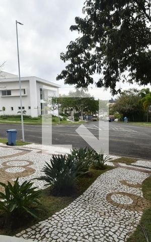 Casa de condomínio à venda com 311m², 4 quartos e 4 vagasSala 1 - Vista