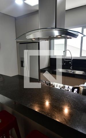 Casa de condomínio à venda com 311m², 4 quartos e 4 vagasCozinha