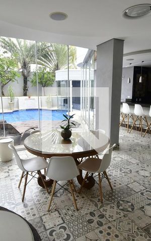 Casa de condomínio à venda com 311m², 4 quartos e 4 vagasVaranda