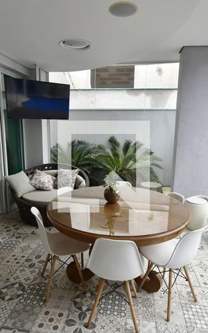 Casa de condomínio à venda com 311m², 4 quartos e 4 vagasVaranda