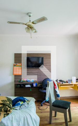 Casa à venda com 300m², 3 quartos e 3 vagas Casa à venda com 300m², 3 quartos e 3 vagasSala