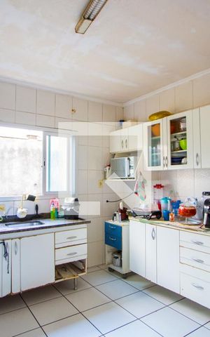 Casa à venda com 300m², 3 quartos e 3 vagas Casa à venda com 300m², 3 quartos e 3 vagasCozinha