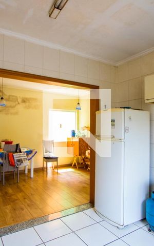Casa à venda com 300m², 3 quartos e 3 vagas Casa à venda com 300m², 3 quartos e 3 vagasCozinha