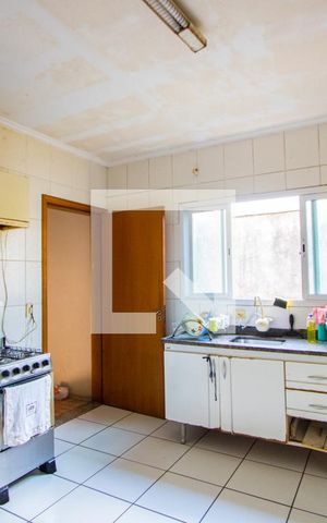 Casa à venda com 300m², 3 quartos e 3 vagas Casa à venda com 300m², 3 quartos e 3 vagasCopa/Cozinha