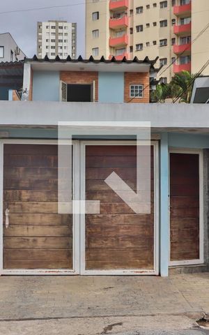 Casa à venda com 262m², 4 quartos e 4 vagas Casa à venda com 262m², 4 quartos e 4 vagasFachada